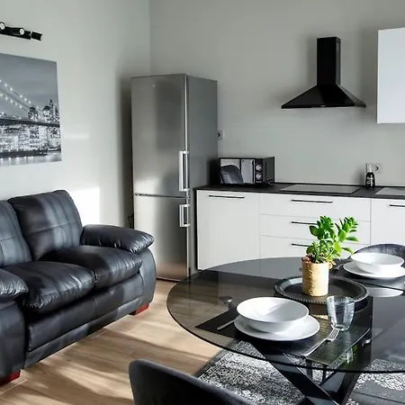 New York Apartment *